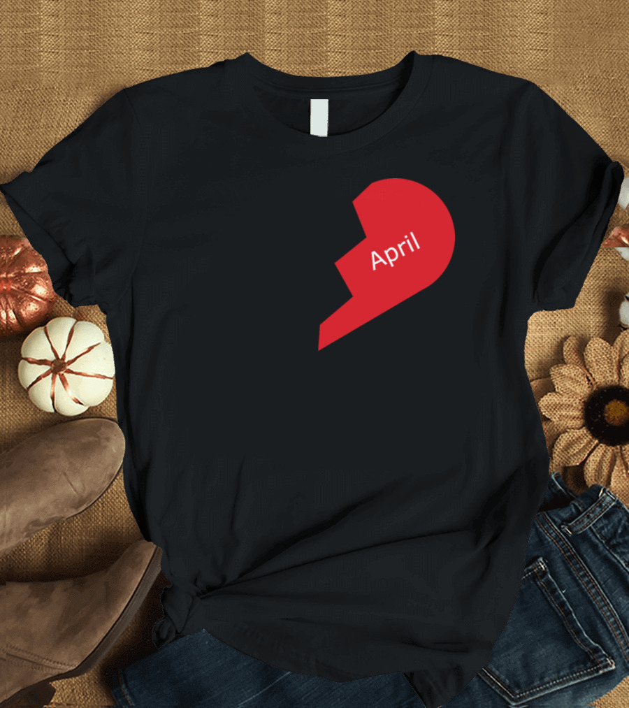 Paartner Jahrestag Geschenk Herzmotiv April T-Shirt