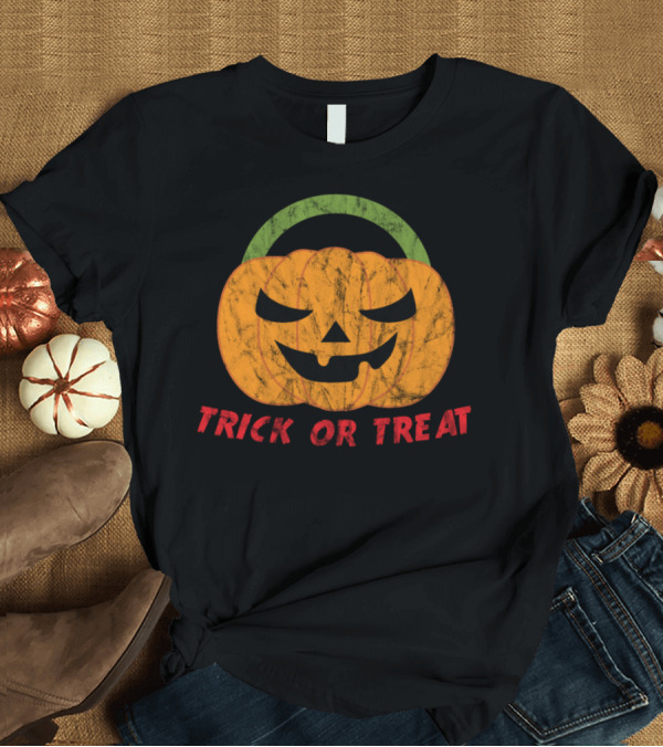 T-Shirt: Trick or Treat Halloween Pumpkin Jack-O'-Lantern T-Shirt Trick or Treat Halloween Pumpkin Jack-O'-Lantern T-Shirt