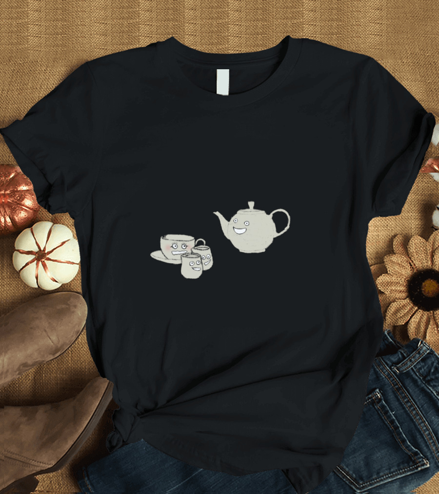 Nice Jugs Cute Cartoon Teapot with Smiling Mugs T-Shirt