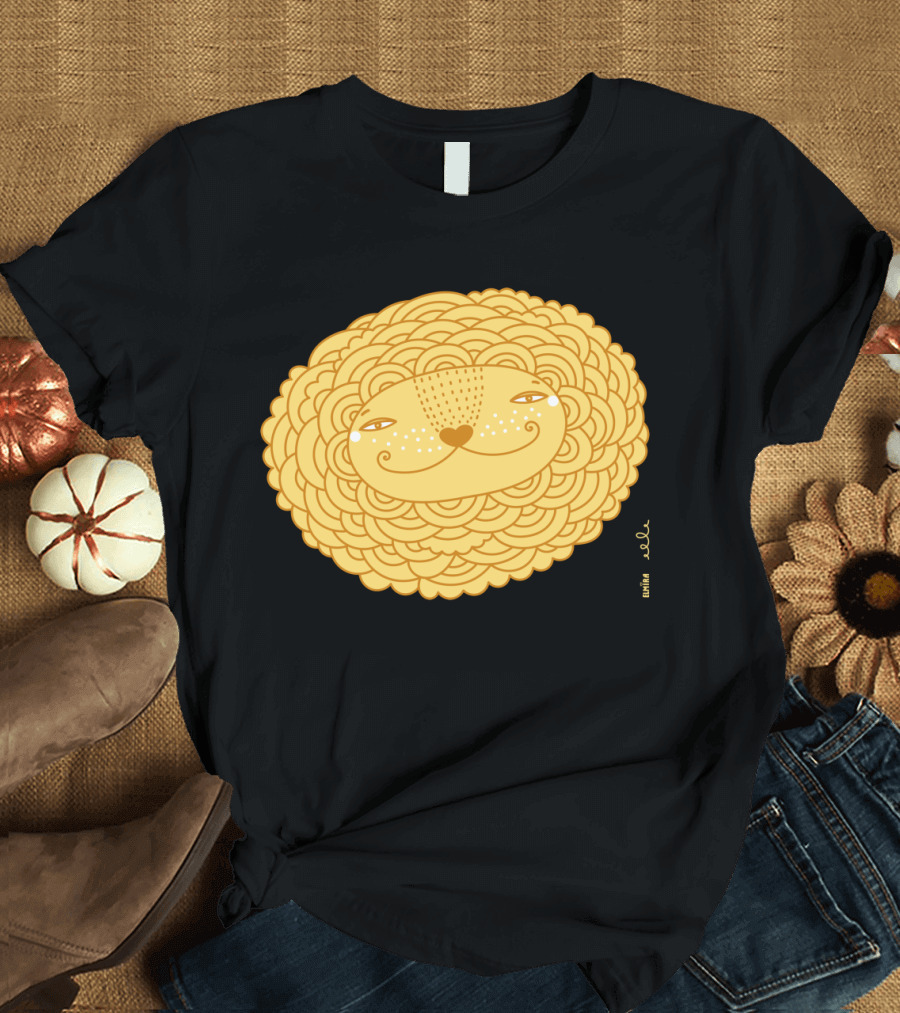 Happy Leo Sun Smiling Lion Face in Golden Curly Mane by Binha and Lola T-Shirt