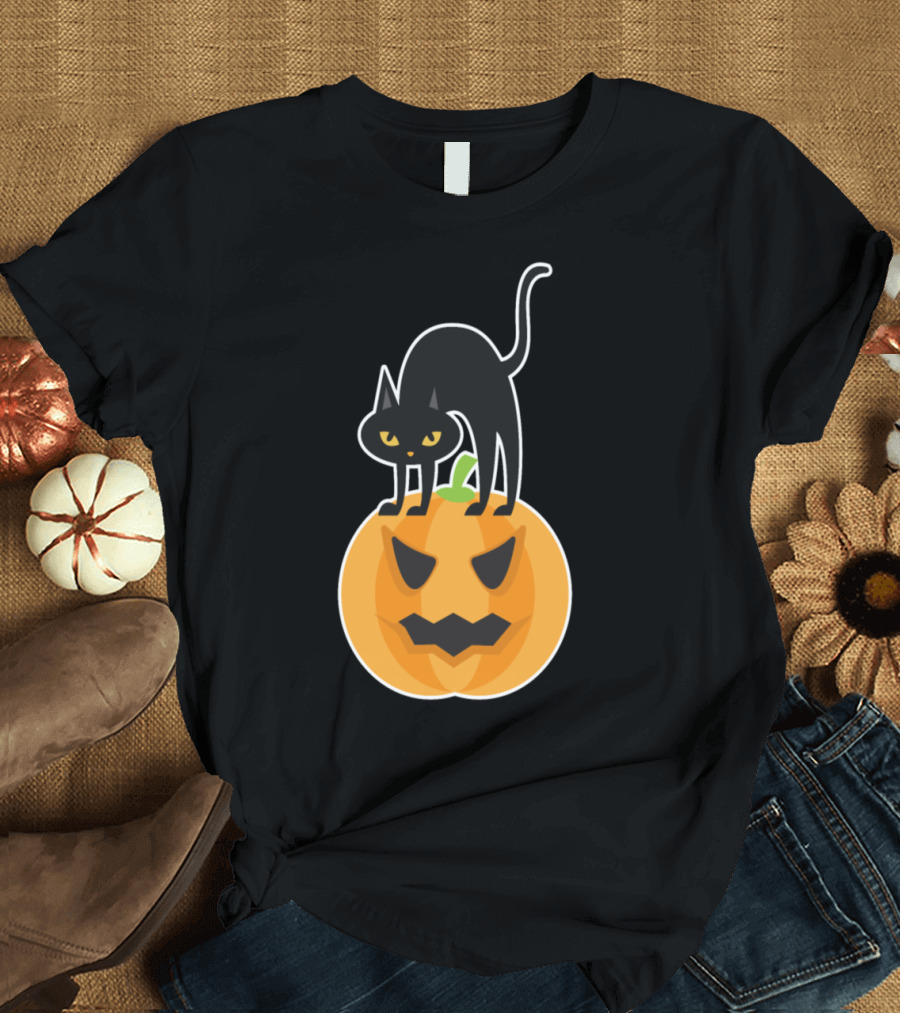 Halloween Black Cat on Jack-o'-Lantern Pumpkin T-Shirt