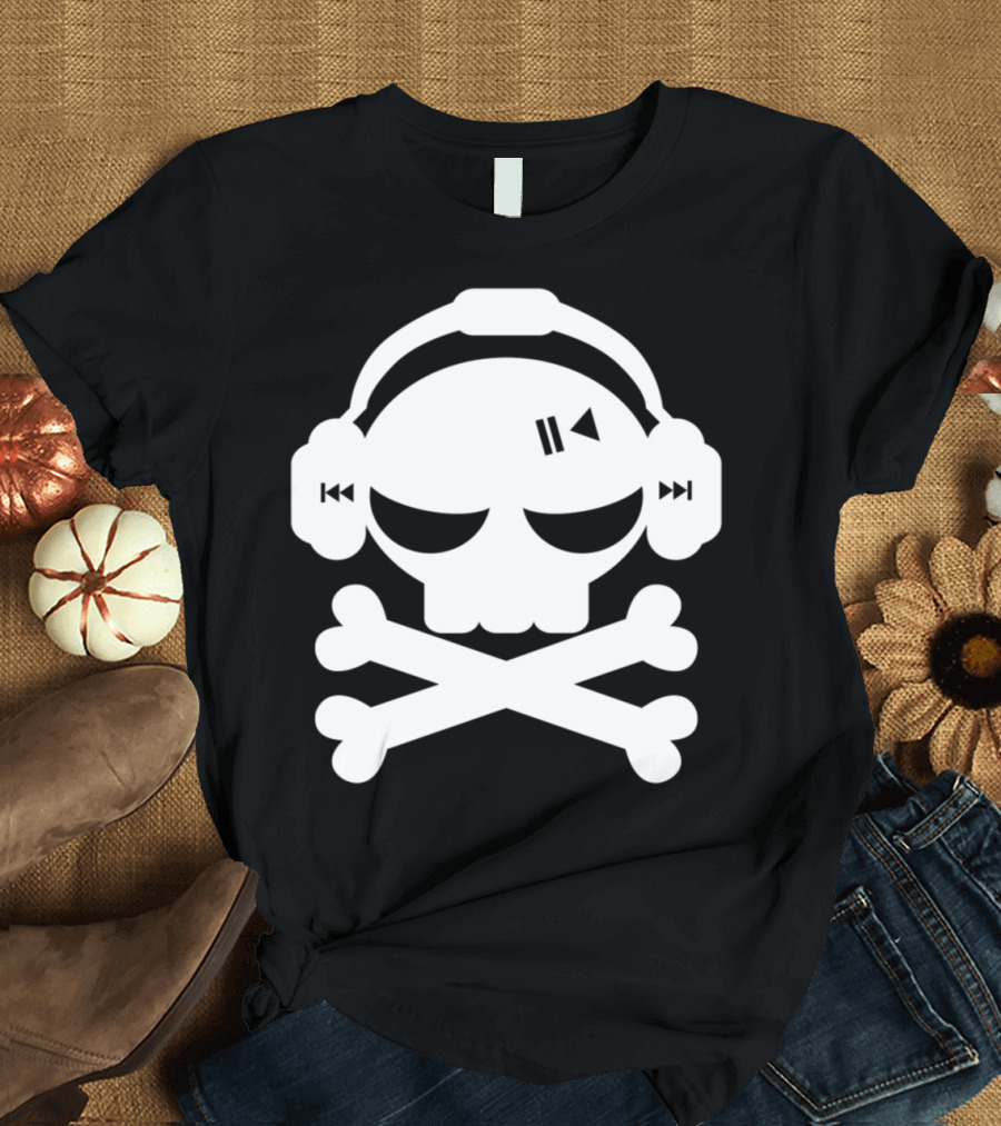 MuJack Skull Headphones Crossbones Audio Symbols T-Shirt