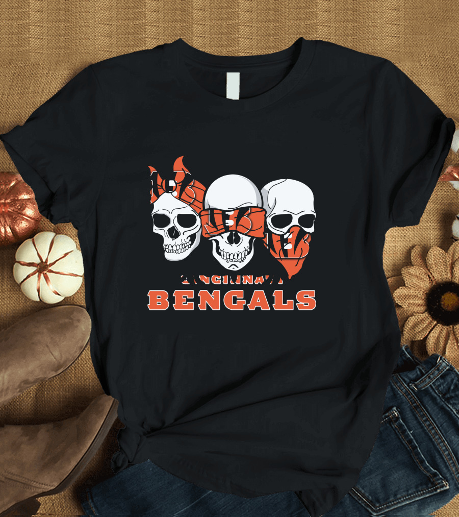 CINCINNATI BENGALS 3 Skull Bandana T-Shirt