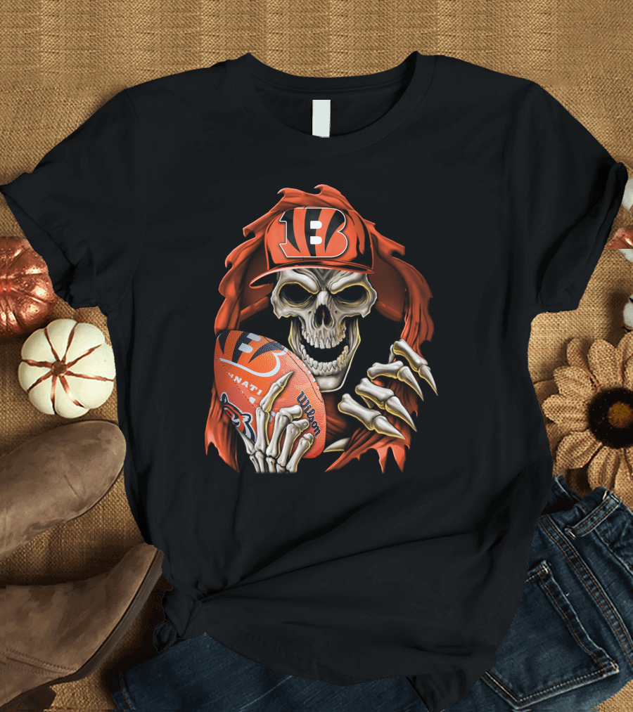 Skullbong Cincinnati Bengals Skeleton Holding Football T-Shirt