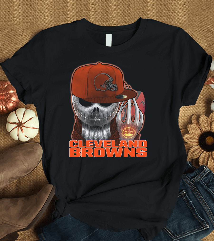 Jackskull CLEVELAND BROWNS Skull in Hat and Glowing Pumpkin Football T-Shirt