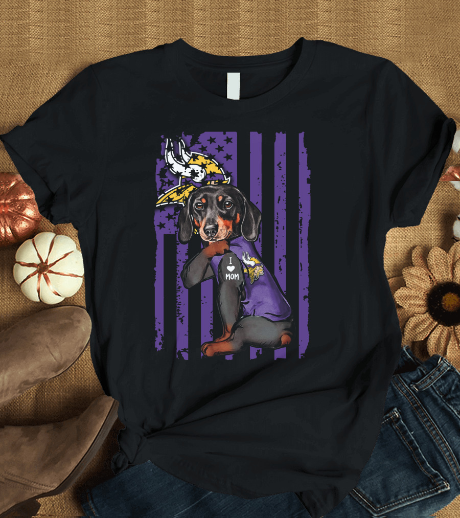 Dachshund I Love Mom Minnesota Vikings Purple Flag T-Shirt