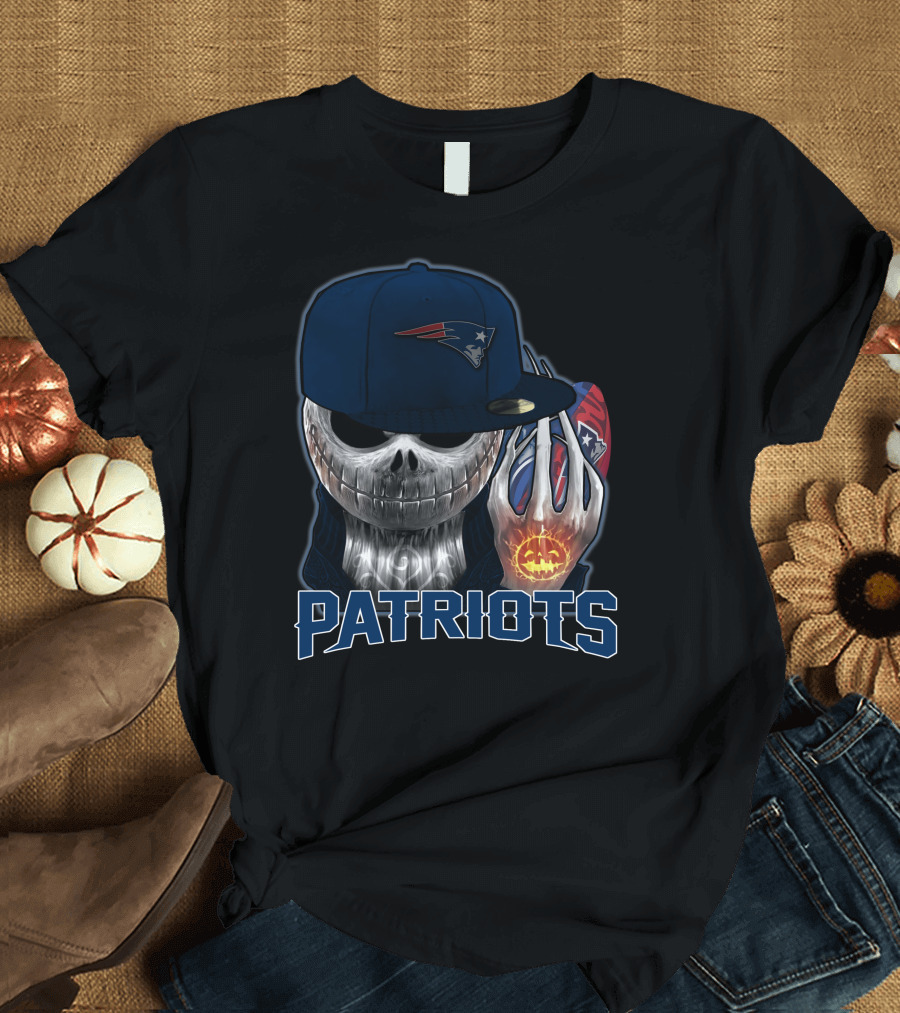 Jackskull New England Patriots Skull Football Fan T-Shirt
