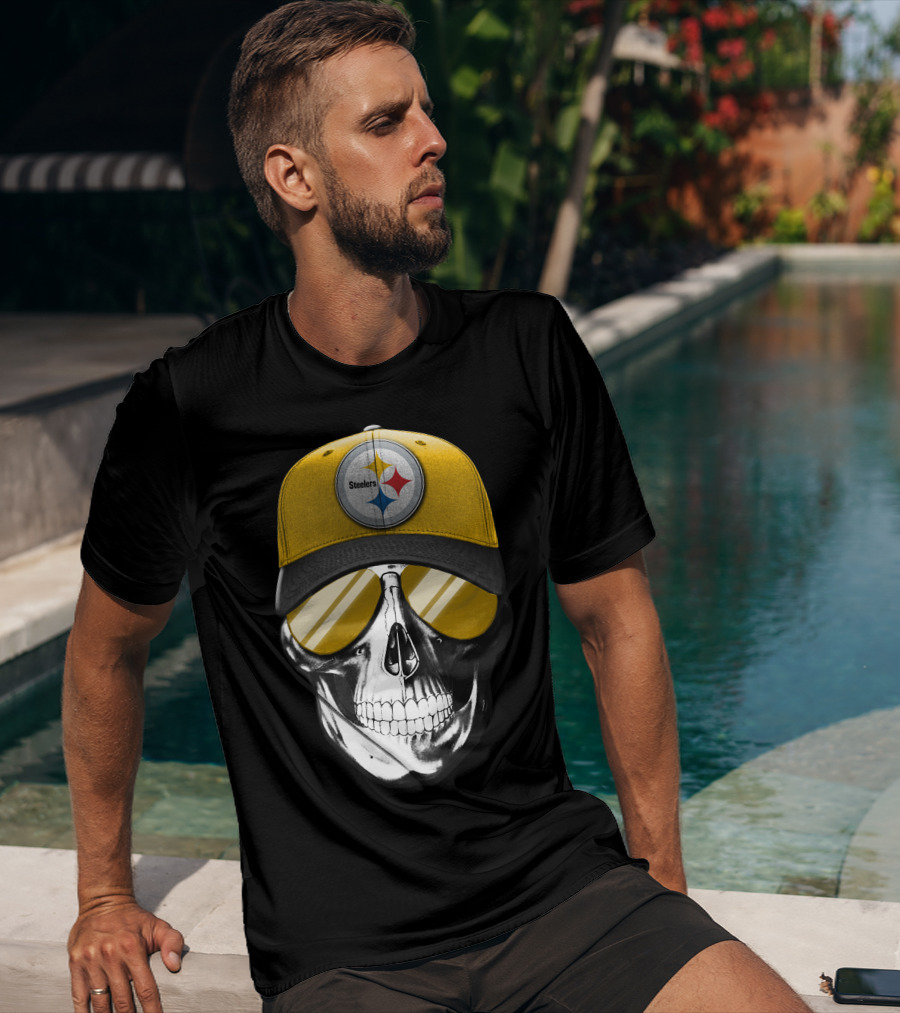 Skull V7 Pittsburgh Steelers Yellow Cap And Sunglasses T-Shirt