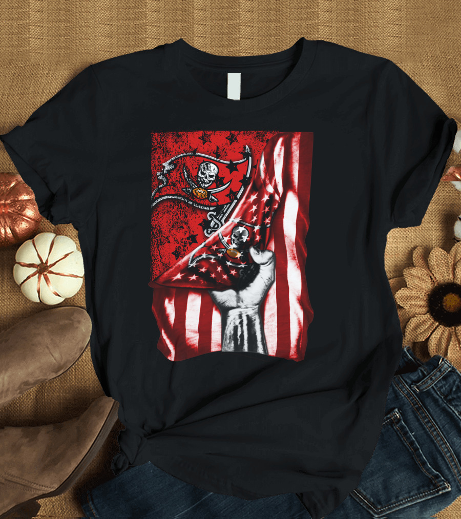 Tampa Bay Buccaneers Flag with Skull and Crossbones T-Shirt