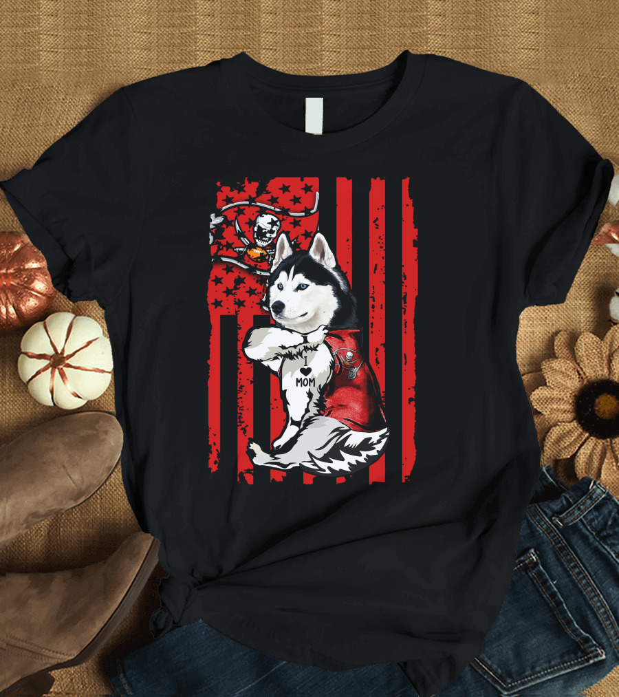 Siberian Husky Tampa Bay Buccaneers Heart Mom Flag T-Shirt