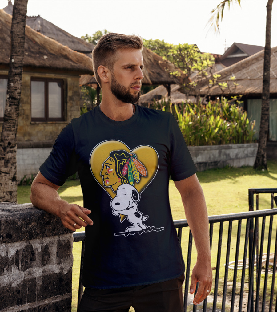 Snoopy Hugging Chicago Blackhawks Heart T-Shirt