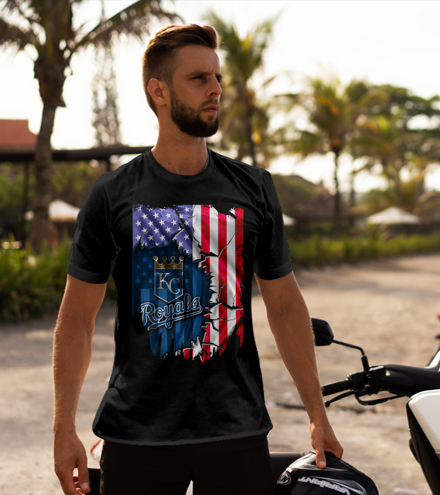 Kansas City Royals Logo With American Flag Background T-Shirt