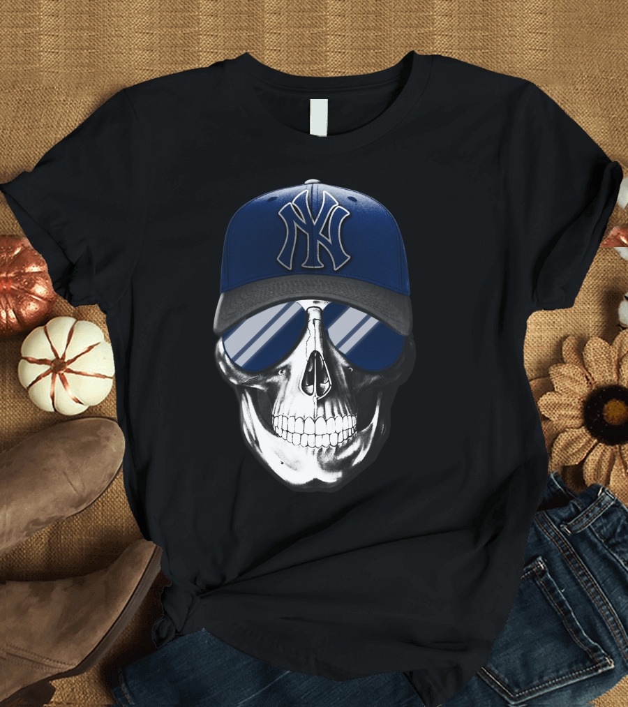 New York Yankees Skull Cap With Glasses T-Shirt