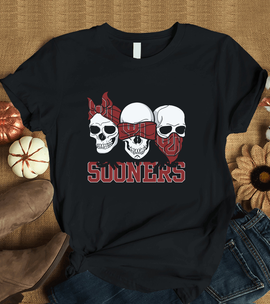 Sooners Three Skulls Bandanas T-Shirt