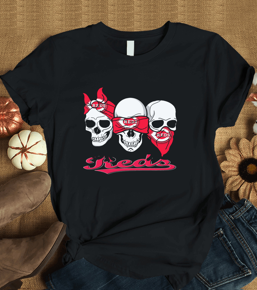 3 Skull Reds Bandana Cincinnati T-Shirt