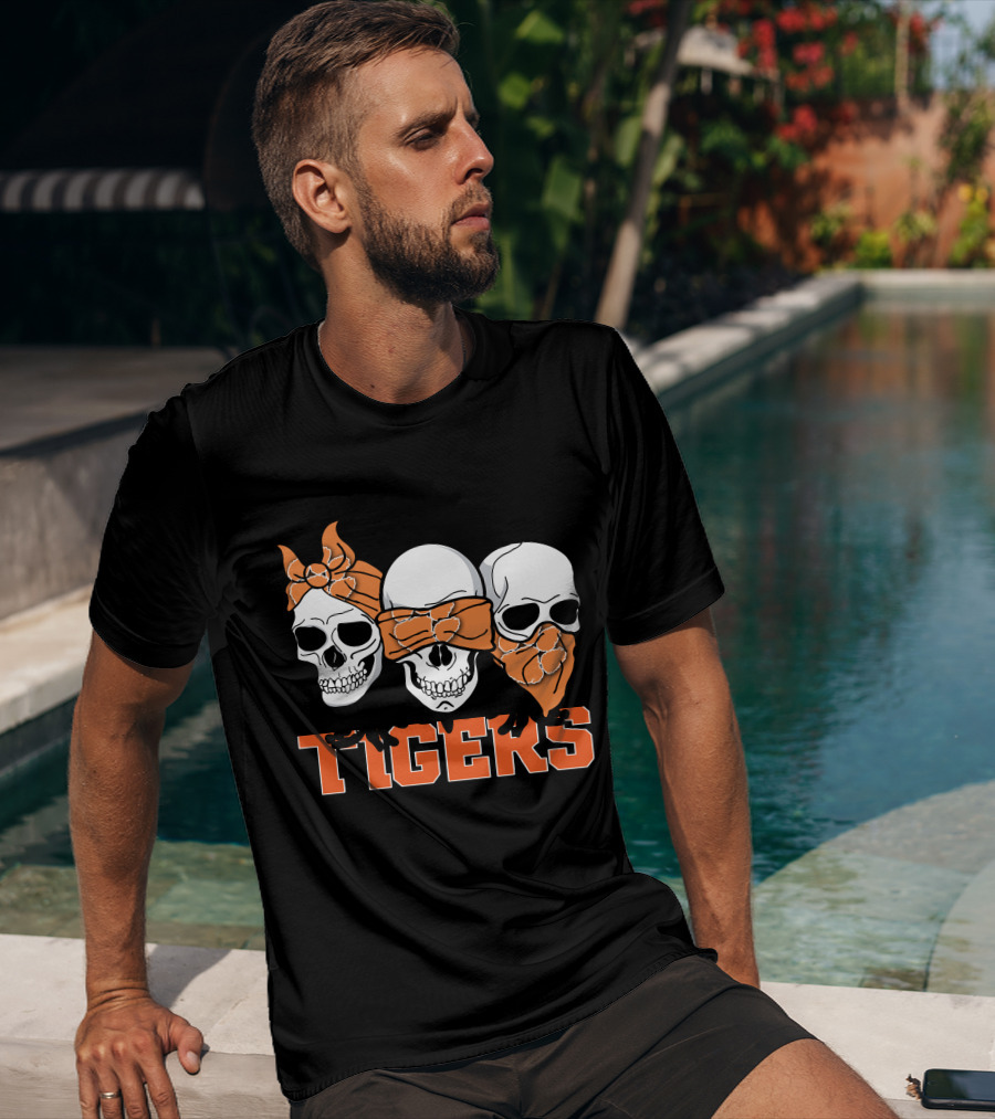 3 Skull Tigers Orange Bandanas T-Shirt