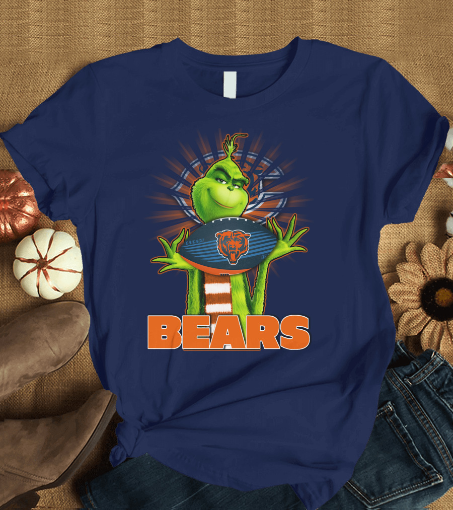 Grinch Holding Chicago Bears Football BEARS T-Shirt