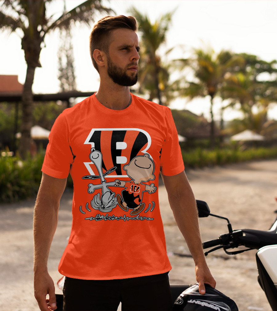 Cincinnati Bengals Peanuts Collaboration With Snoopy And Charlie Brown Dancing T-Shirt