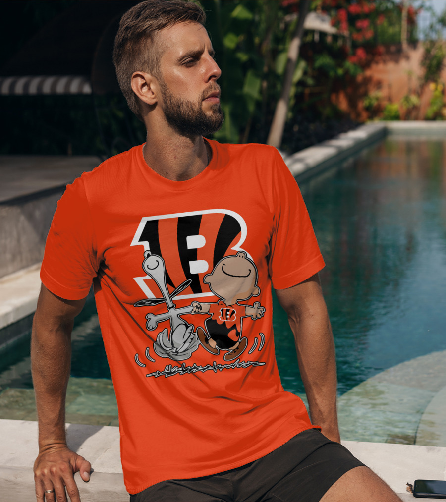 Cincinnati Bengals Peanuts Collaboration With Snoopy And Charlie Brown Dancing T-Shirt