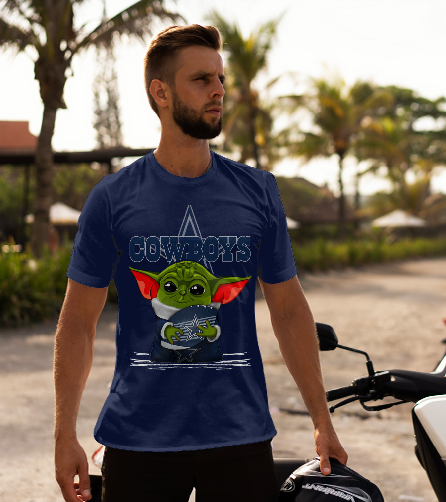 COWBOYS Yoda Holding Football Star T-Shirt