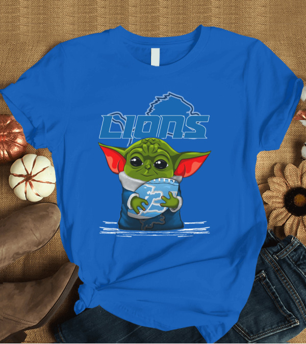 T-Shirt: Yoda Holding Football DETROIT LIONS T-Shirt Yoda Holding Football DETROIT LIONS T-Shirt