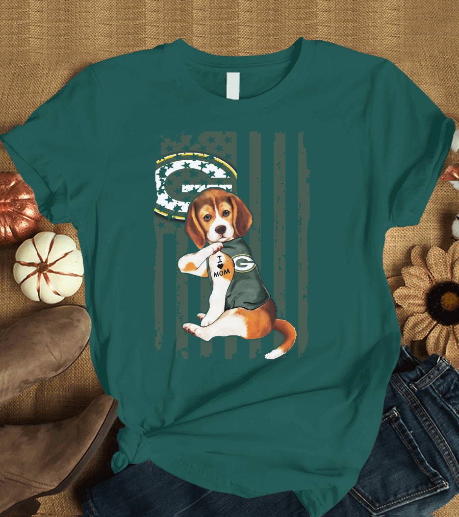 Beagle Wearing Green Bay Packers Jersey with I Love Mom Tattoo T-Shirt