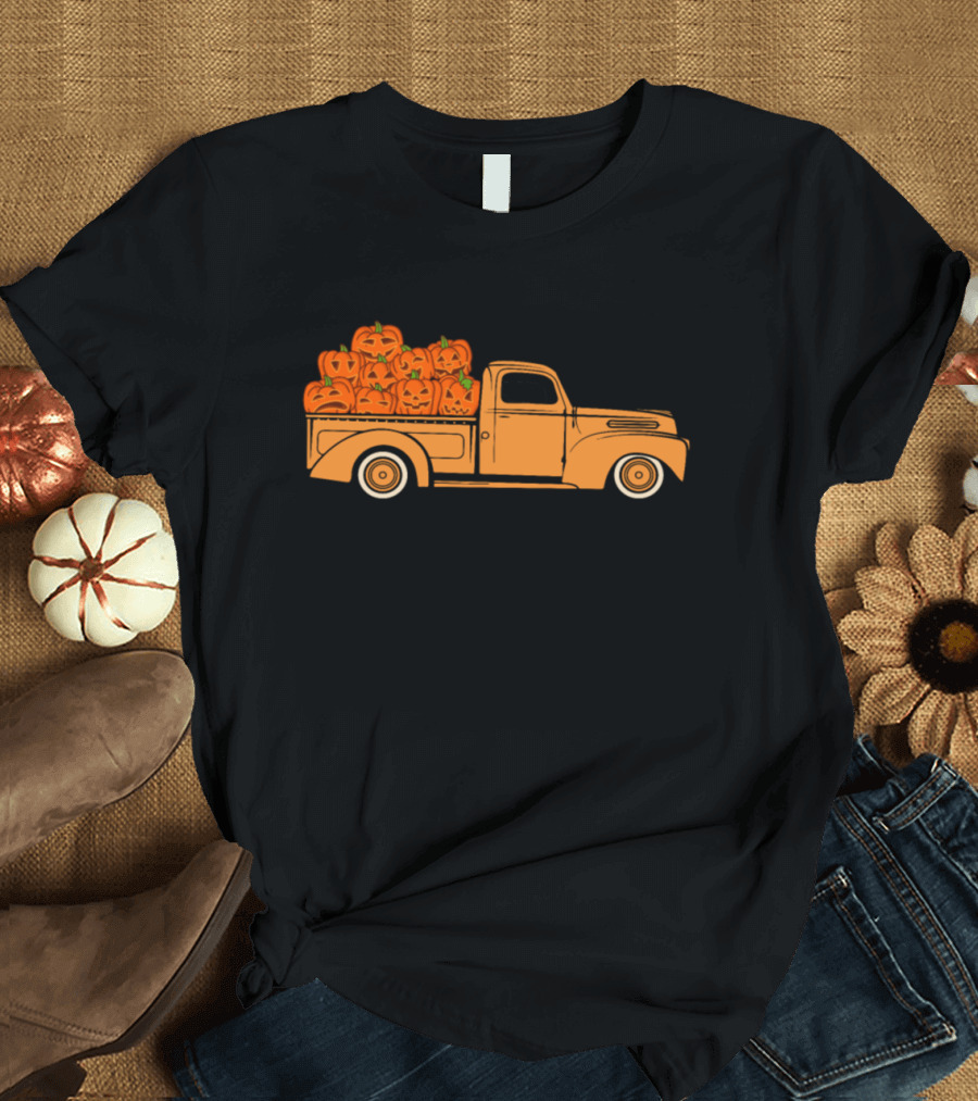 Pumpkin Truck Halloween Vintage Pickup with Carved Jack-O'-Lanterns T-Shirt