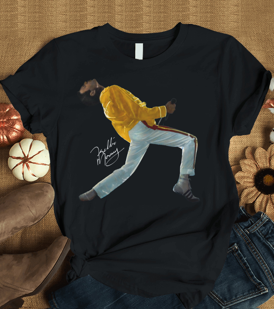 Freddie Mercury Wembley Yellow Jacket Live Pose T-Shirt