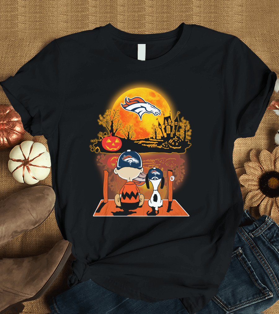 Denver Broncos Snoopy and Charlie Brown Halloween Pumpkin Moon Scene T-Shirt