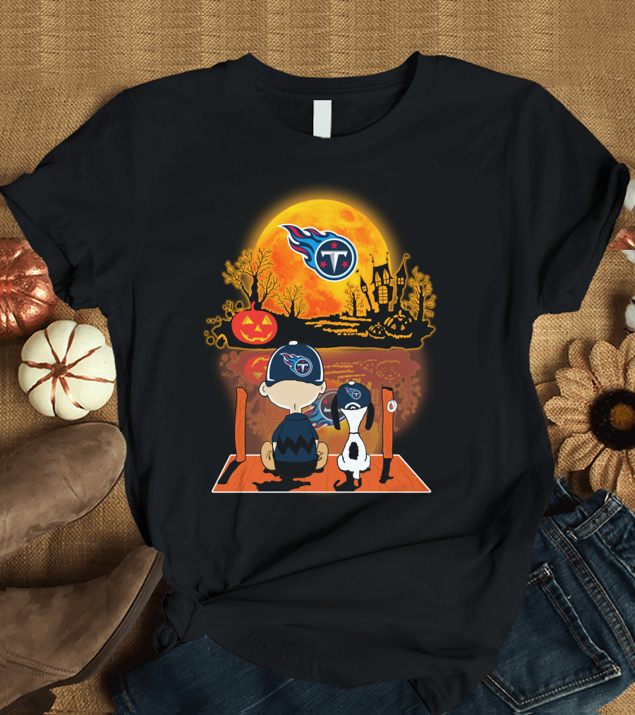 Tennessee Titans Snoopy and Charlie Brown Halloween Pumpkin Moon T-Shirt