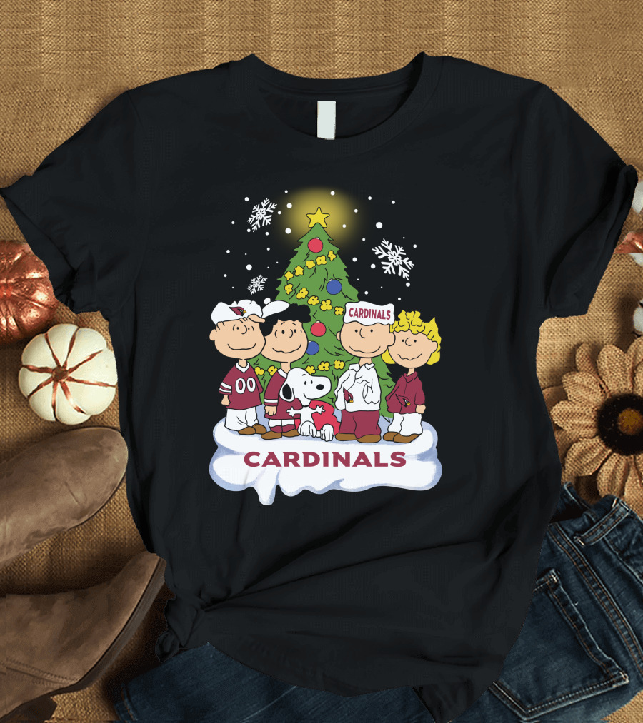 Snoopy Cardinals Christmas Peanuts Gang T-Shirt