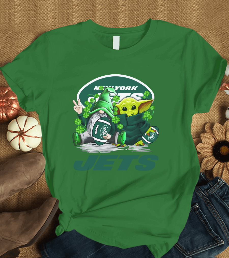 New York Jets Football St. Patrick's Day Baby Yoda and Gnome with Shamrocks T-Shirt