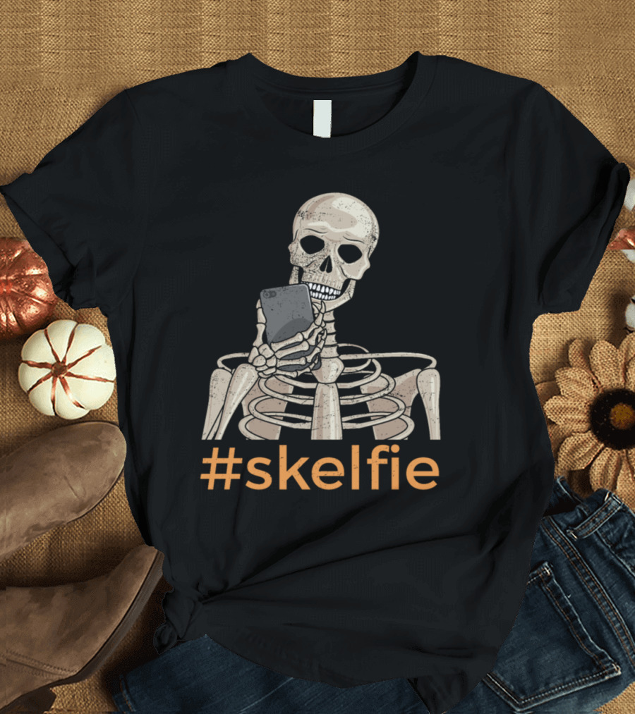Skelfie Funny Halloween Skeleton T-Shirt