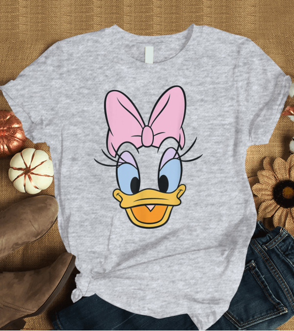 T-Shirt: Disney Daisy Duck Pink Bow Face T-Shirt Disney Daisy Duck Pink Bow Face T-Shirt