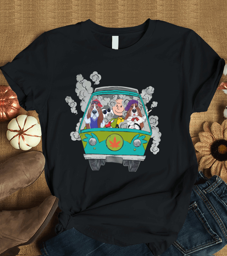 Basset Hound Ds0 Charlie Brown Snoopy Mystery Machine Smoke T-Shirt