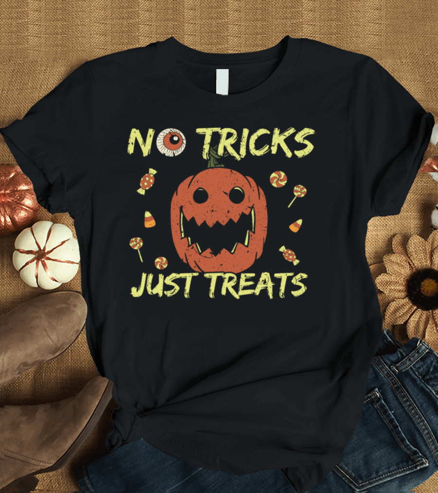 No Tricks Just Treats Creepy Pumpkin Face with Candy and Eyeball Halloween T-Shirt