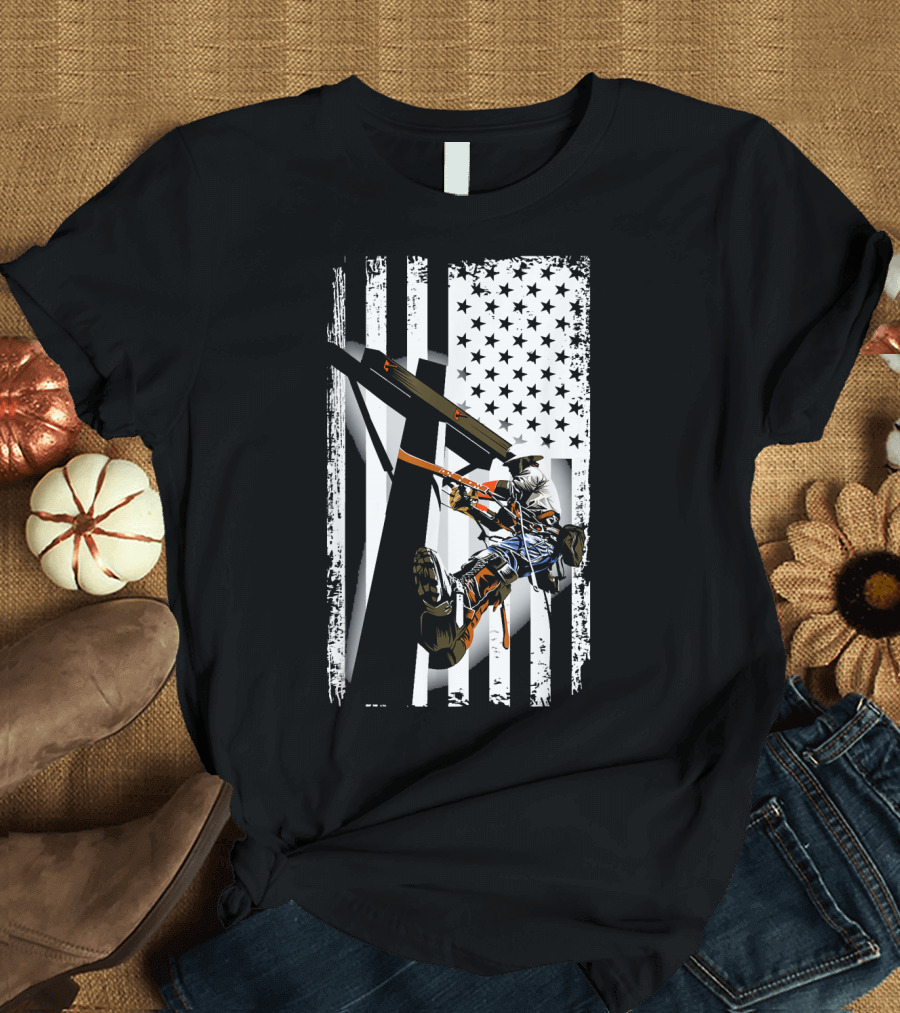 Electrician Vintage American Flag Lineman Climbing Utility Pole T-Shirt