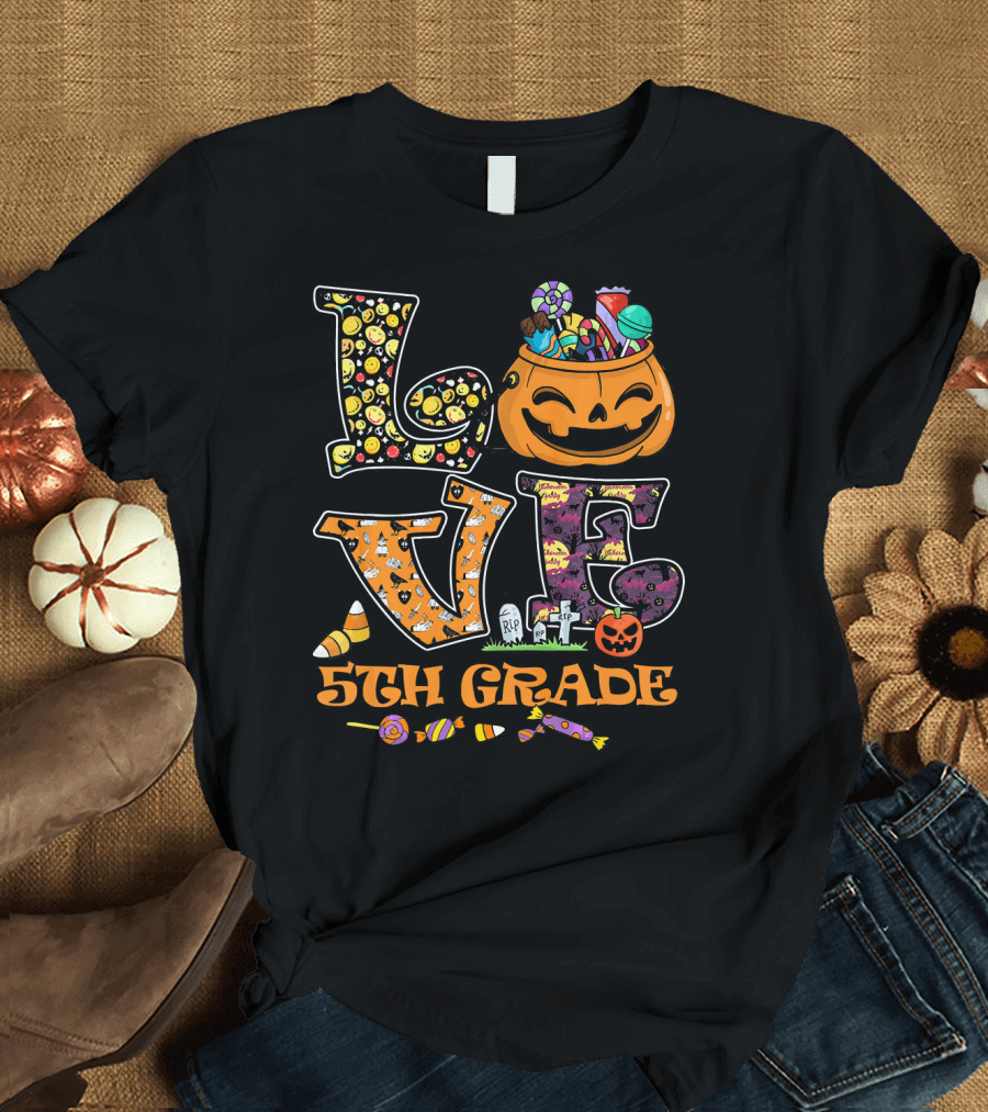 LOVE 5th Grade Spooky Halloween Pumpkin Teacher with Candy and Candy Corn T-Shirt