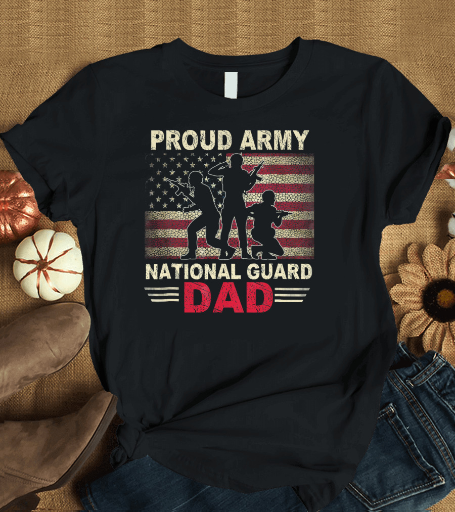 Proud Army National Guard Dad Flag Soldiers Silhouette American Flag T-Shirt