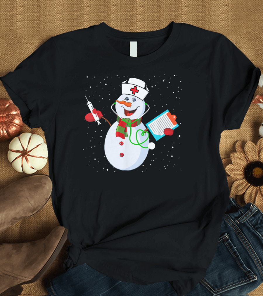 Christmas Snowman Nurse Holding Syringe and Clipboard T-Shirt