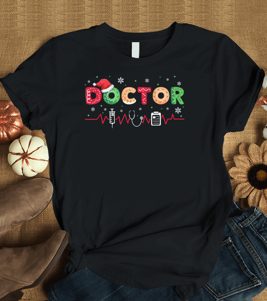 Doctor Santa Hat Christmas Costume Merry Stethoscope Syringe Snowflakes T-Shirt