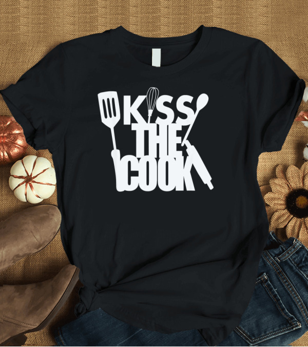 T-Shirt: Kiss The Cook Spatula Whisk Spoon Rolling Pin T-Shirt Kiss The Cook Spatula Whisk Spoon Rolling Pin T-Shirt