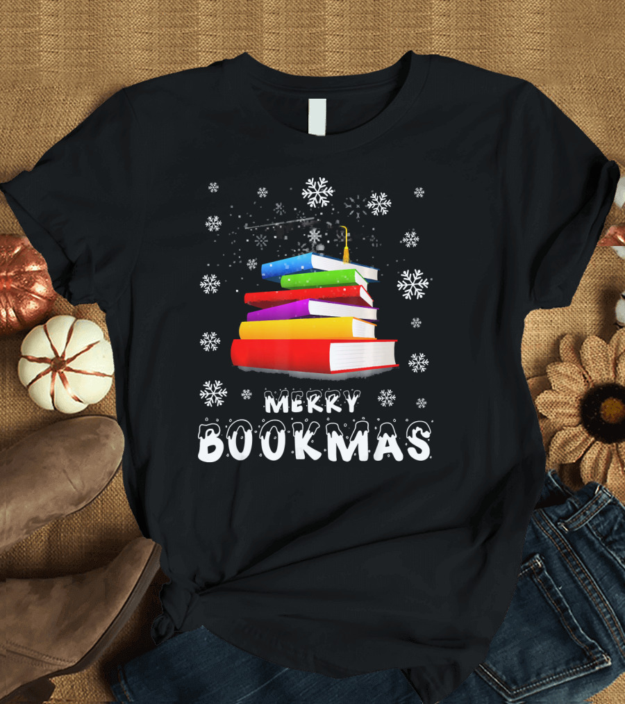 Merry Bookmas Cool Reading Stacked Colorful Books Snowflakes T-Shirt