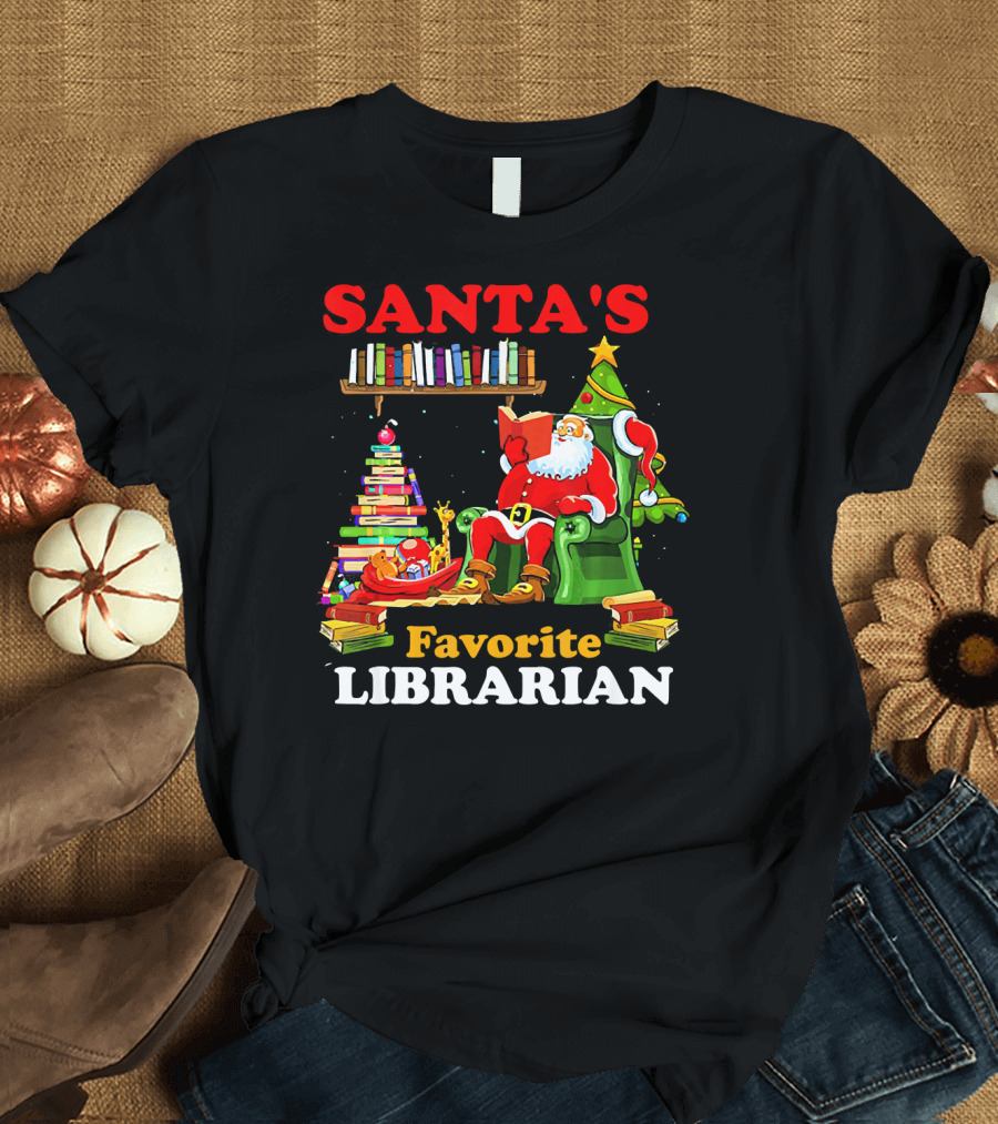 Santas Favorite Librarian Christmas Reading Books Tree Santa Chair T-Shirt
