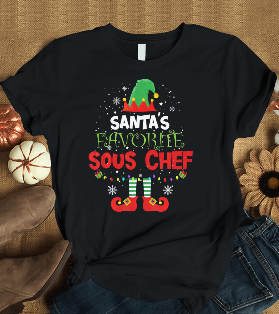 Santa's Favorite Sous Chef Elf Hat and Boots Christmas Snowflakes T-Shirt