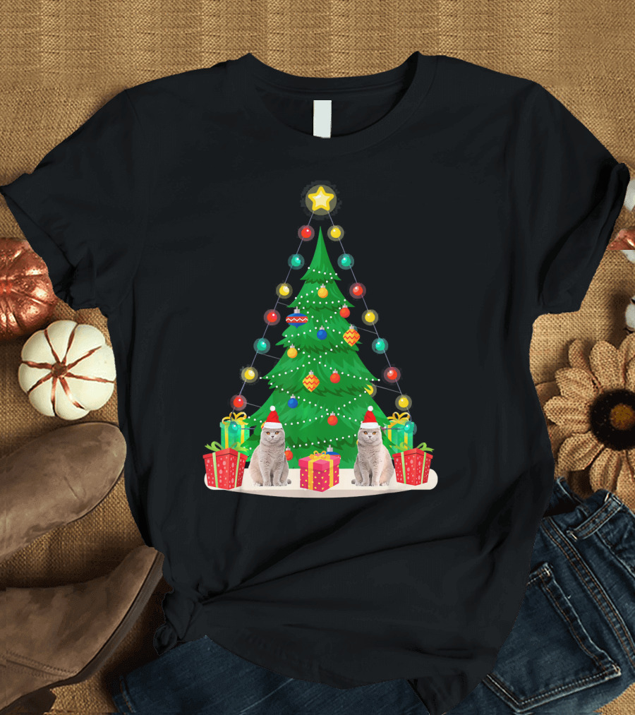 Santa Scottish Fold Cat with Christmas Tree and Presents T-Shirt