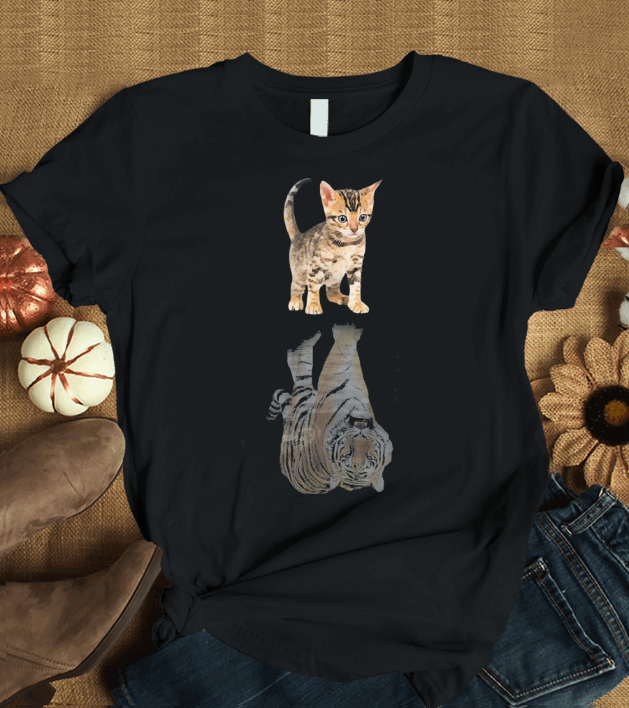 BENGAL CAT SHADOW BENGAL TIGER REFLECTION T-Shirt