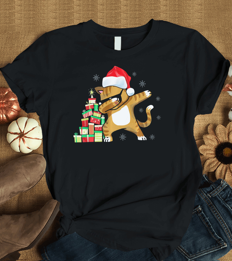 Christmas Dabbing Kitten with Santa Hat and Gifts T-Shirt
