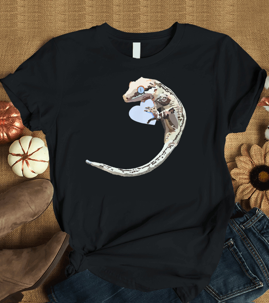 Crested Gecko with Blue Heart T-Shirt