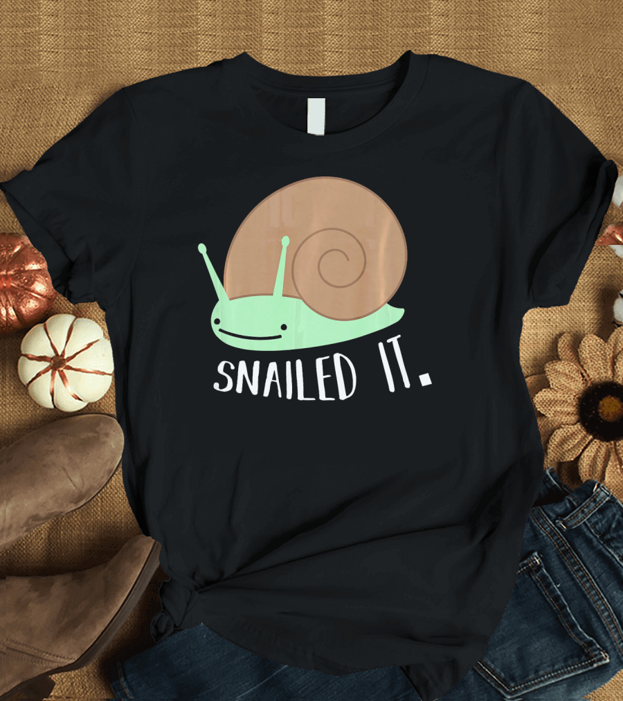 Cute Funny Animal Pun Dad Jokes Snailed It T-Shirt